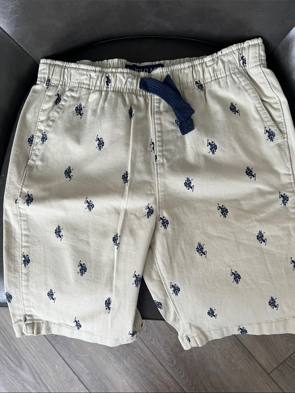 U.S Polo Assn (Ralph Lauren) Embroidered Pony Shorts in Cream & Navy